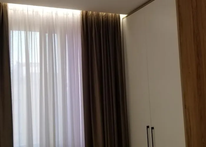 2a New Bazaar * Tirana